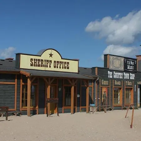 Domki Miasteczko Westernowe Mrongoville Dom wakacyjny *